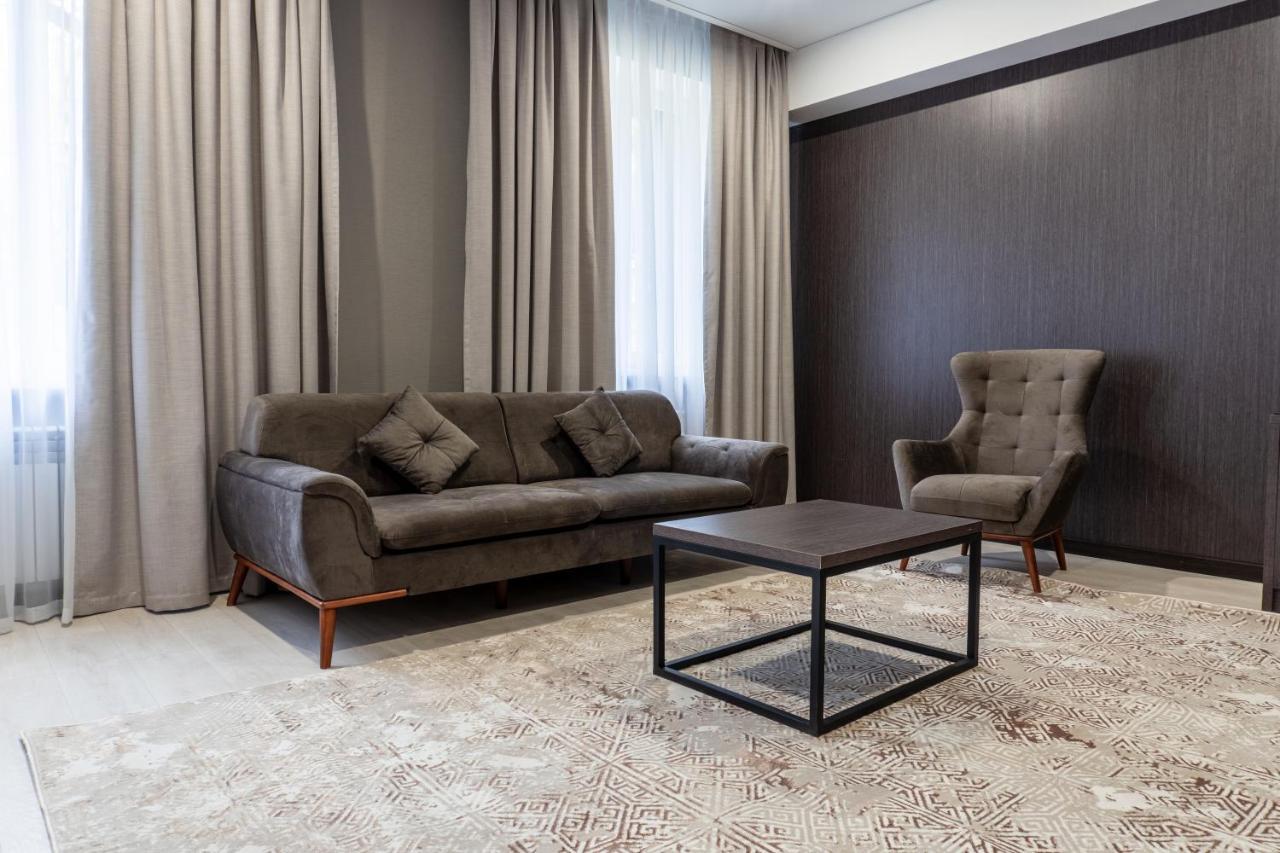 Resident Hotel Kazybek Bi Almaty Esterno foto