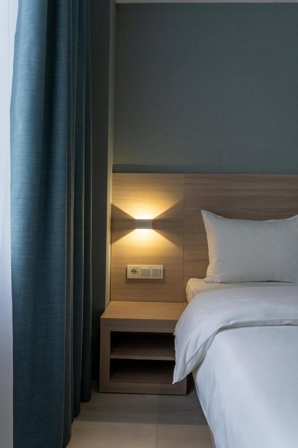 Resident Hotel Kazybek Bi Almaty Esterno foto