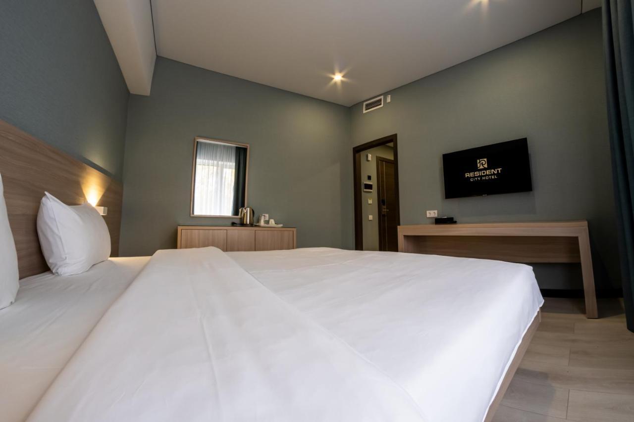 Resident Hotel Kazybek Bi Almaty Esterno foto