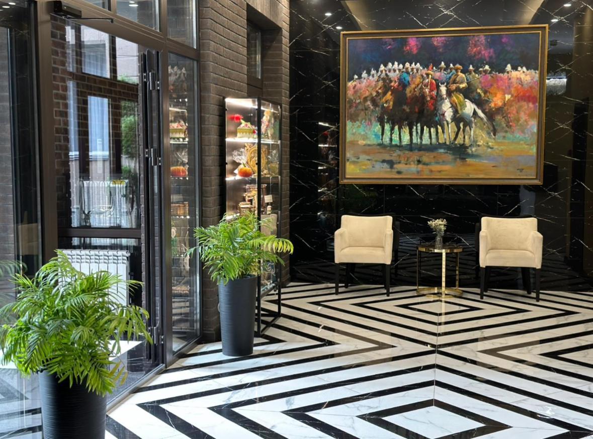 Resident Hotel Kazybek Bi Almaty Esterno foto