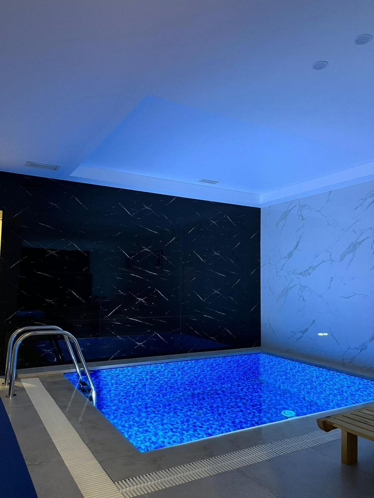 Resident Hotel Kazybek Bi Almaty Esterno foto