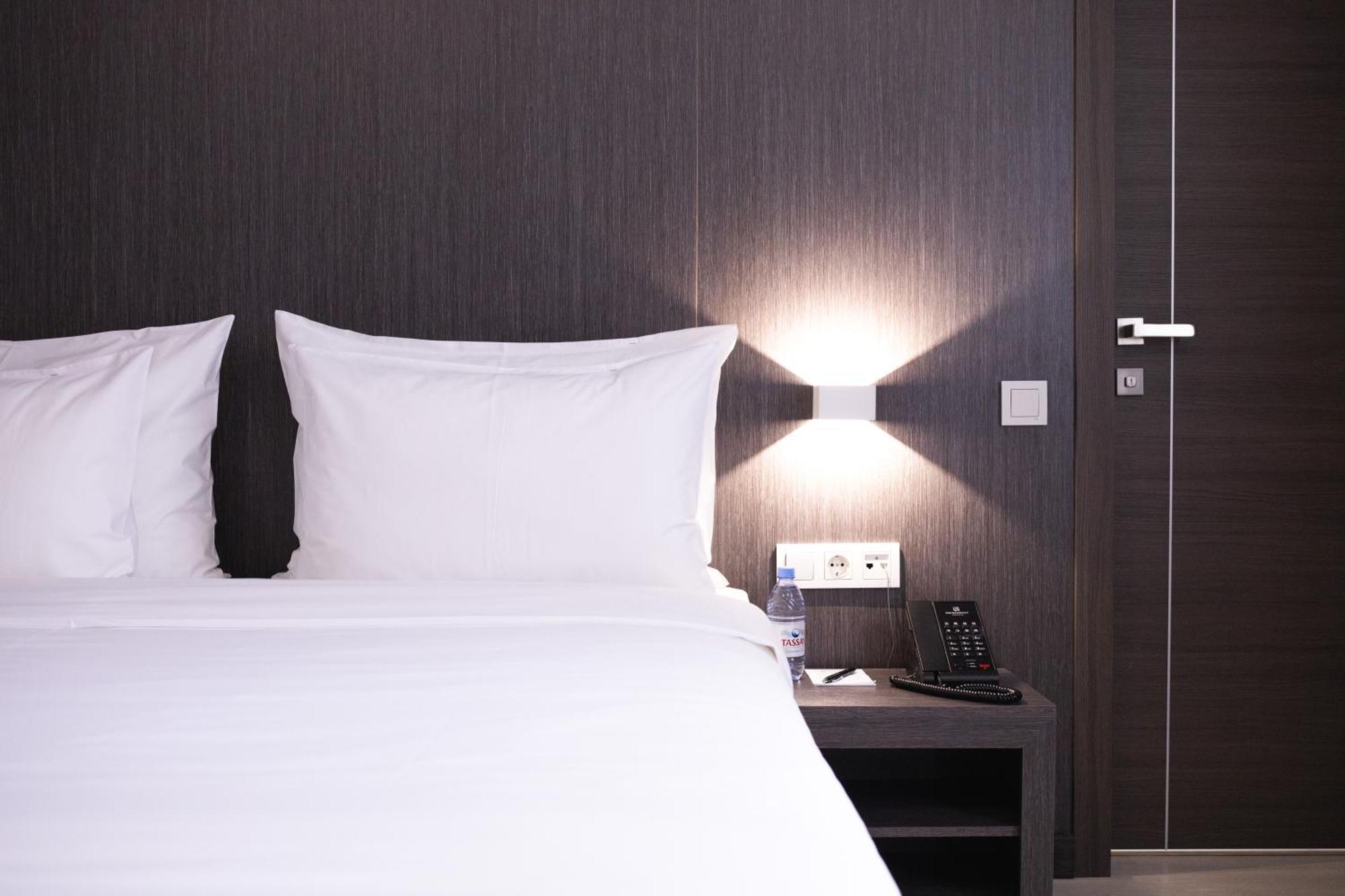 Resident Hotel Kazybek Bi Almaty Esterno foto