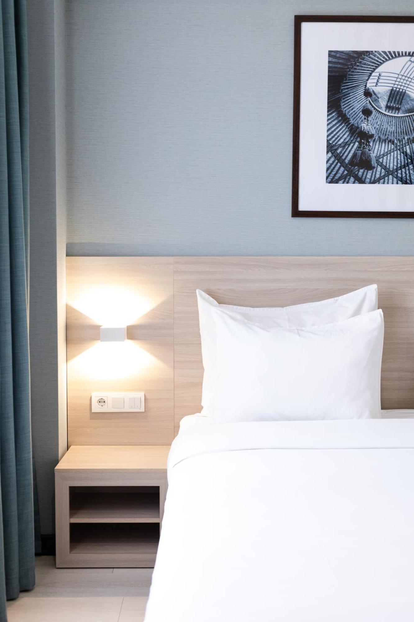 Resident Hotel Kazybek Bi Almaty Esterno foto