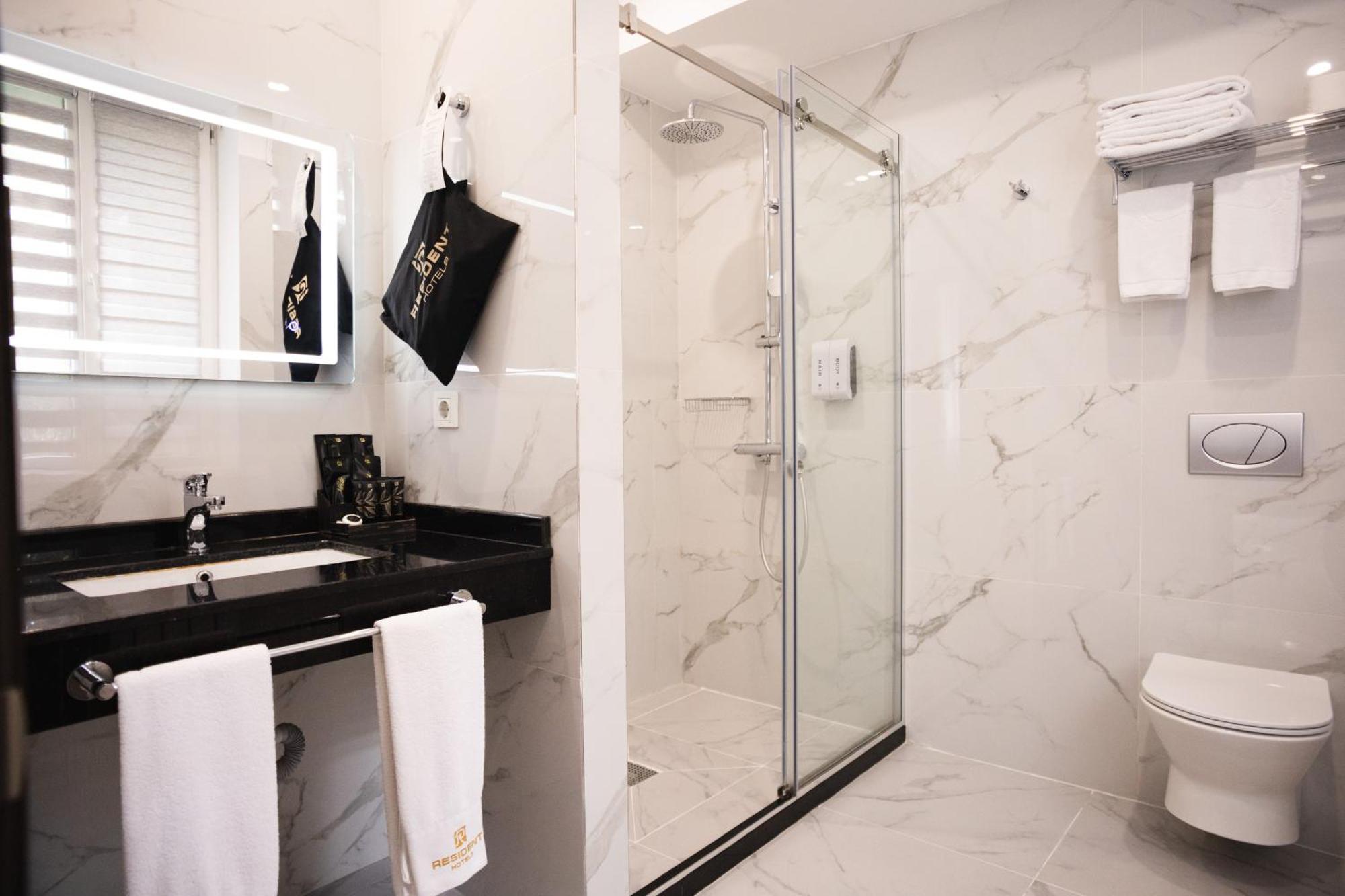 Resident Hotel Kazybek Bi Almaty Esterno foto