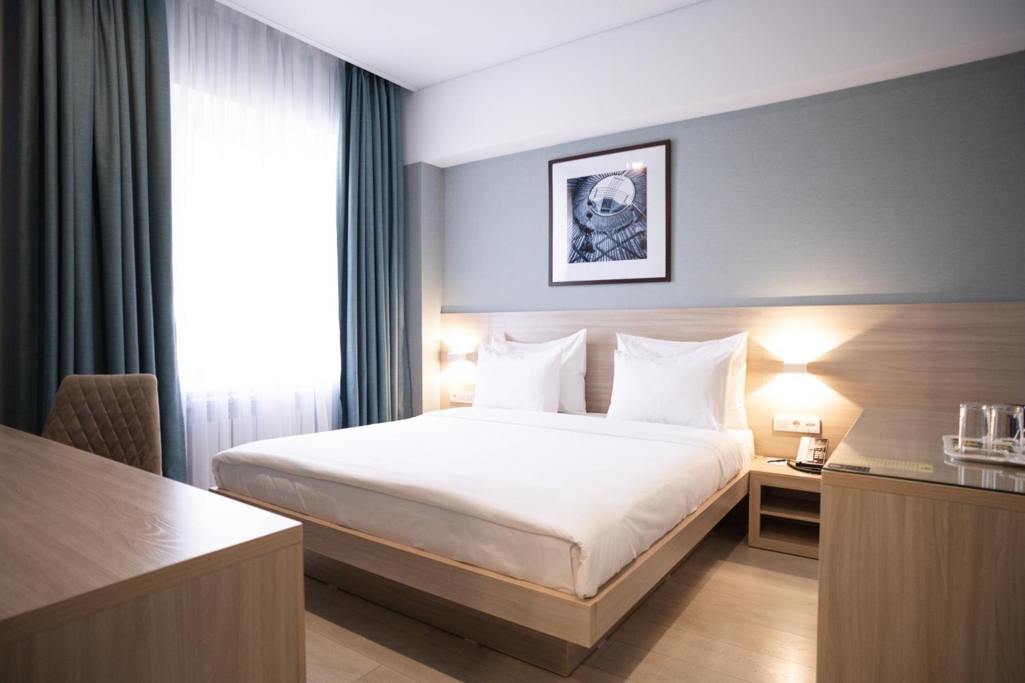 Resident Hotel Kazybek Bi Almaty Esterno foto